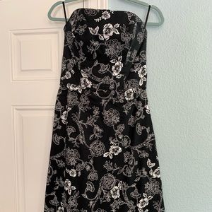 WHBM Strapless EUC Floral Boned Dress Sz 6